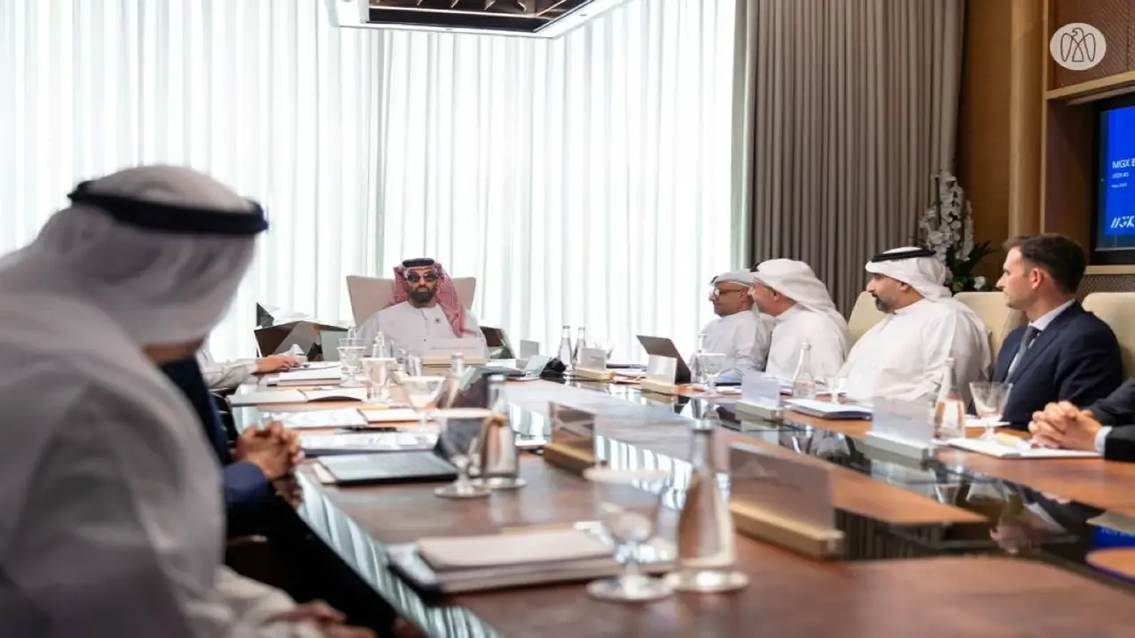 طحنون بن زايد يعلن عن توسع «إم جي إكس» في الذكاء الاصطناعي عالمياً